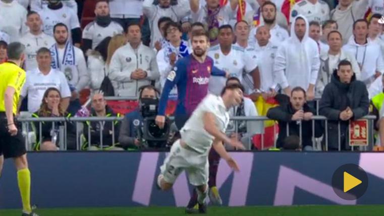 Marco Asensio, dejándose caer en el interior del área del Barça