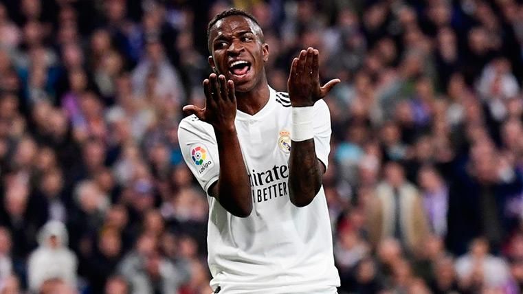 Vinicius Regrets  after an occasion failed