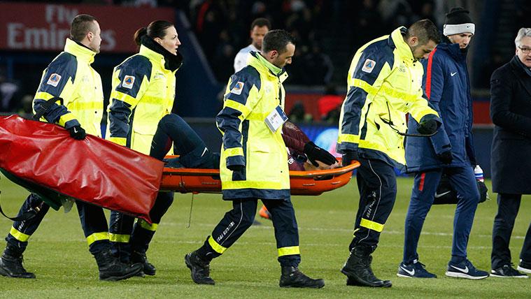 Neymar se marcha lesionado en un partido del PSG