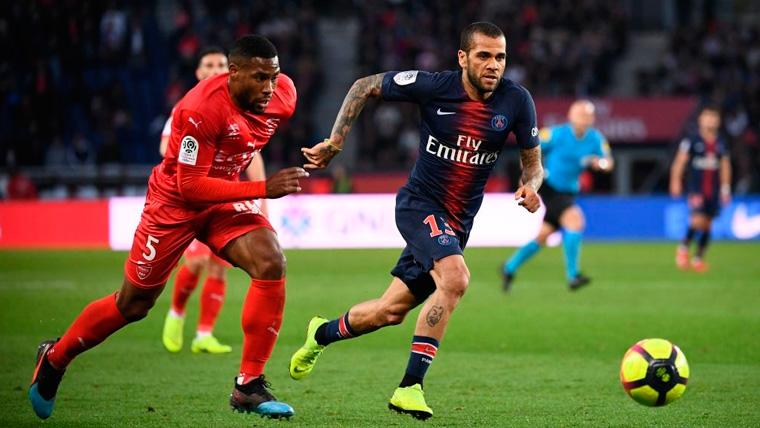 Dani Alves In a party of the PSG