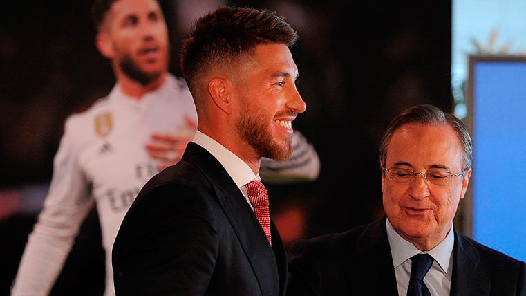 Sergio Ramos y Florentino Pérez en un acto del Madrid
