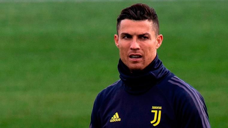 Cristiano Ronaldo en un entrenamiento con la Juventus de Turín