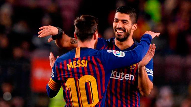 Leo Messi y Luis Suárez, celebrando un gol contra el Real Betis