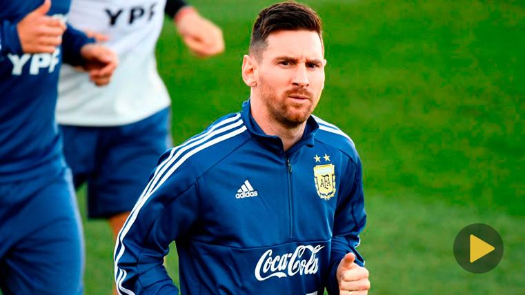 Leo Messi in the training of Argentina