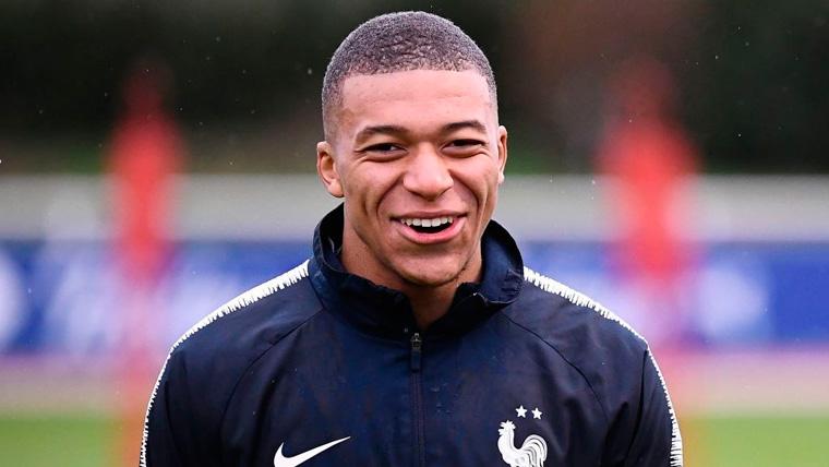 Kylian Mbappé In a training with the French selection