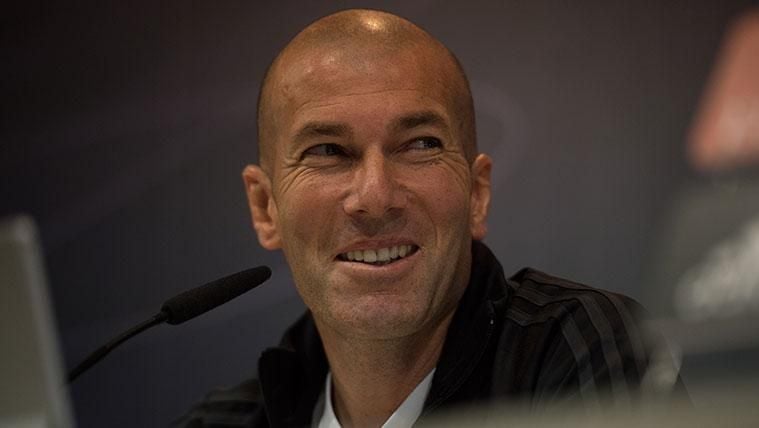 Zinedine Zidane en una rueda de prensa del Real Madrid