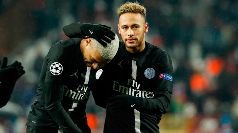 Neymar Jr y Kylian Mbappé, celebrando un gol con el PSG