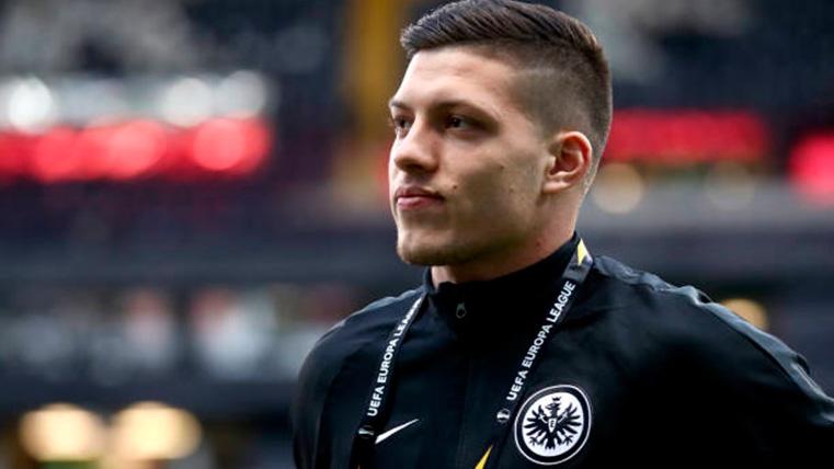 Luka Jovic, before a party with the Eintracht of Frankfurt in the Europe League
