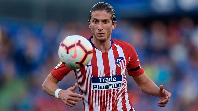 Filipe Luis in a party with the Athletic