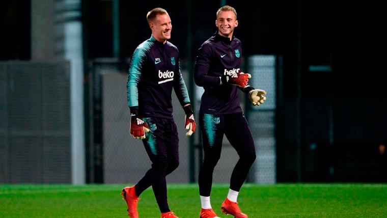 Marc-André Ter Stegen and Jasper Cillessen in a training of the FC Barcelona