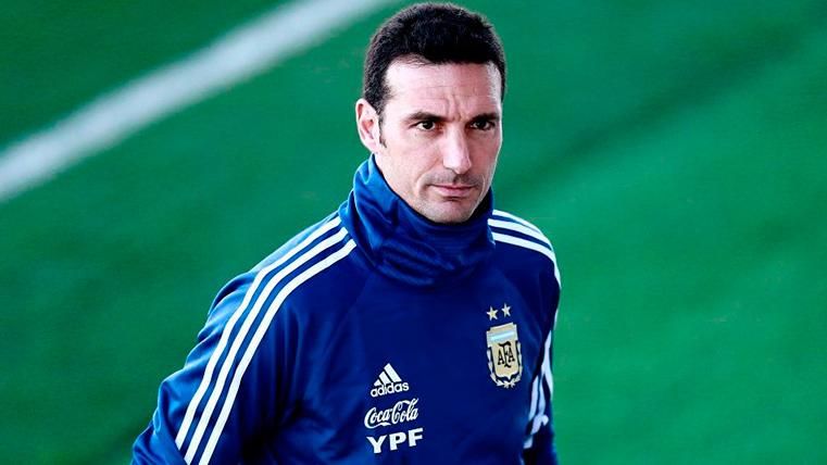 Scaloni In a training with Argentina