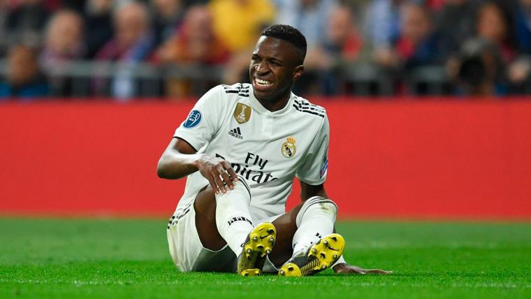 Vinicius Jr Regrets  in a party of the Real Madrid