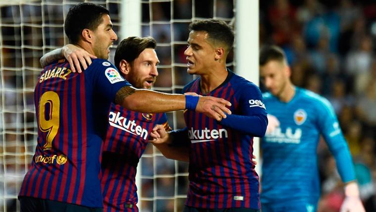 Luis Suárez, Leo Messi y Philippe Coutinho celebran un gol del FC Barcelona