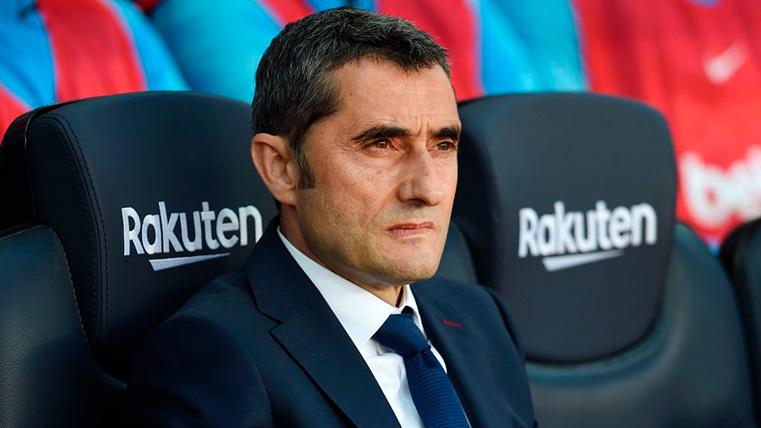 Ernesto Valverde in the bench with the Barça