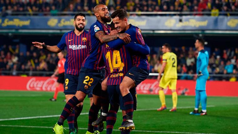 The players of the FC Barcelona celebrate a goal in LaLiga