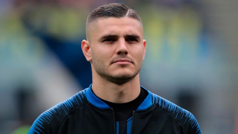 Mauro Icardi in a party with the Inter of Milan