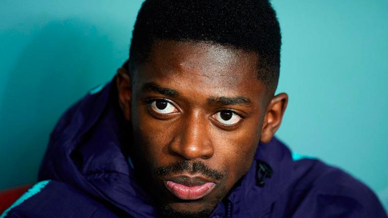 Ousmane Dembélé en el banquillo del FC Barcelona