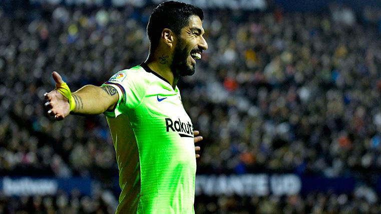 Luis Suárez, celebrando un gol marcado con el FC Barcelona en Old Trafford