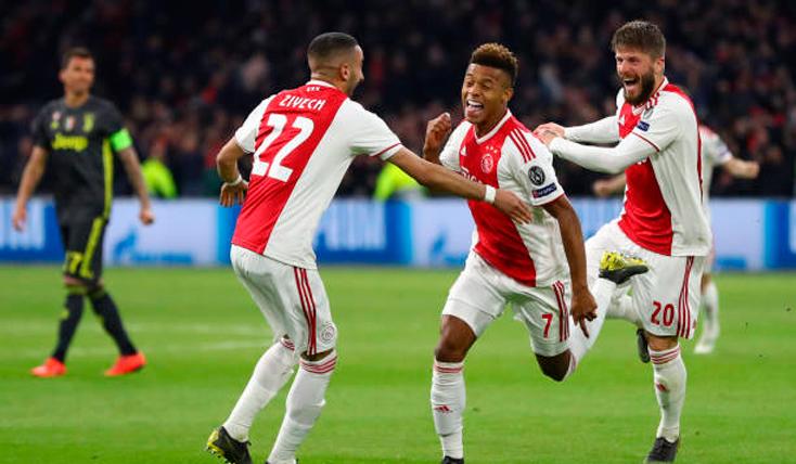 Neres empató The party for the Ajax