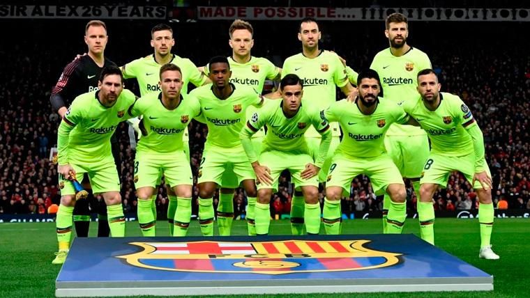 Los jugadores del FC Barcelona en la fotografía previa a un partido