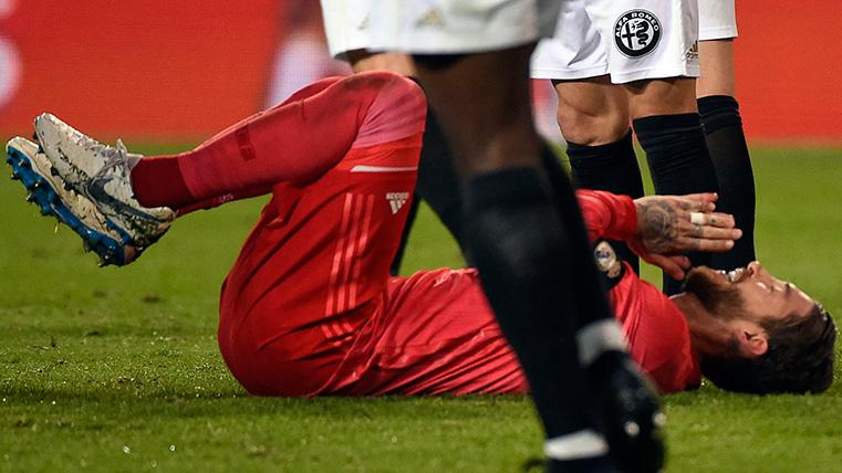 Sergio Ramos se lamenta de una ocasión fallada contra el Valencia