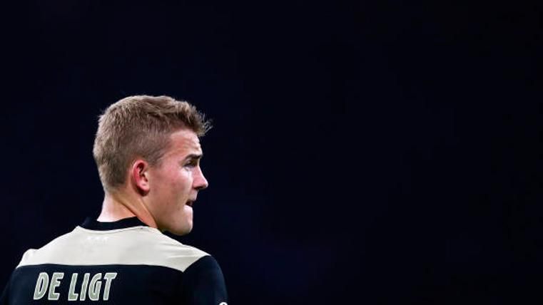 De Ligt se acerca al Barcelona