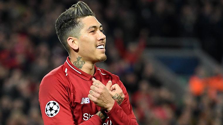 Firmino celebrates a goal with the Port wine