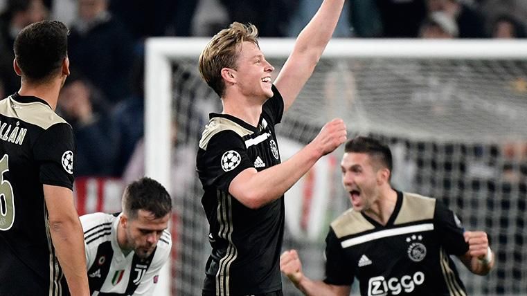 Frenkie de Jong celebra la victoria contra la Juventus
