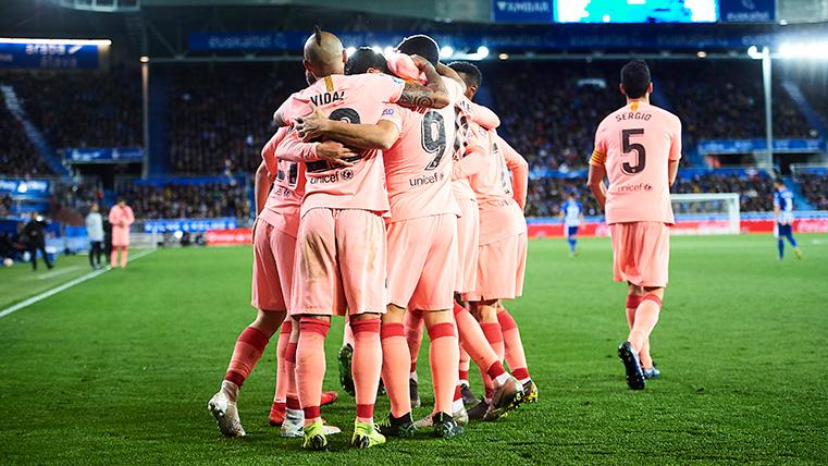 El FC Barcelona, celebrando un gol marcado contra el Alavés