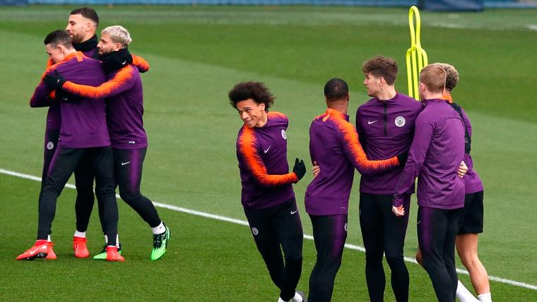 The players of the Manchester City in a session of training