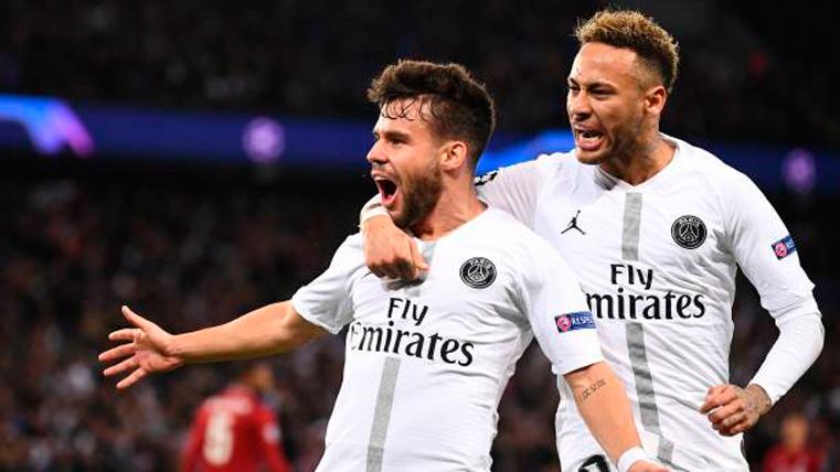 Bernat and Neymar, celebrating a goal
