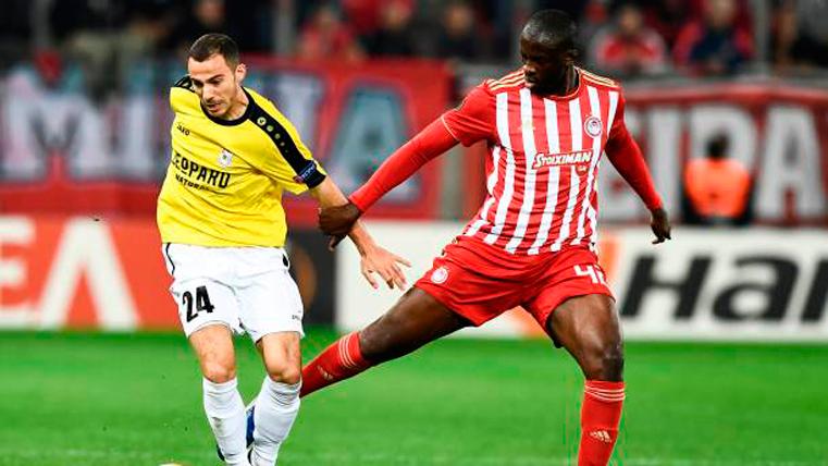 Touré Yaya, during a party with Olympiakos