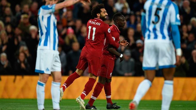 Mohamed Salah y Sadio Mané celebran un gol del Liverpool