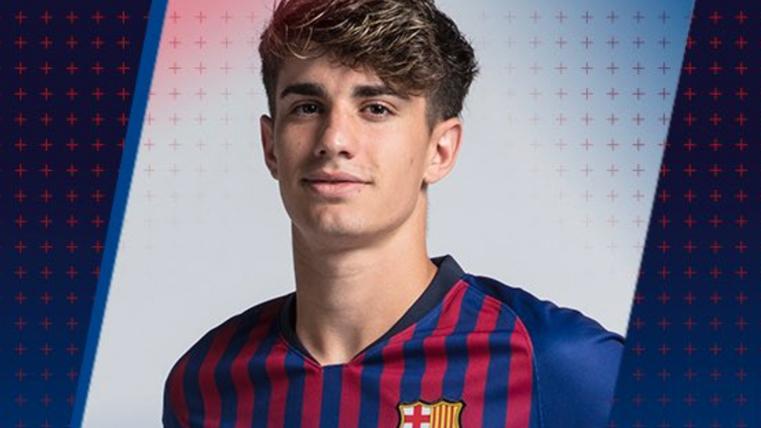 Álex Hill debuted with the first team of the Barcelona