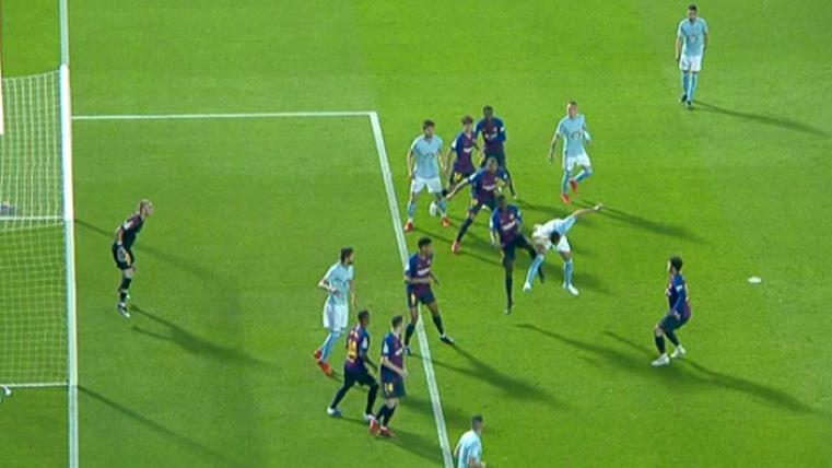 El VAR anuló el gol de Araújo al FC Barcelona por fuera de juego