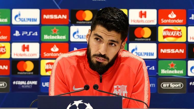 Luis Suárez in press conference with the Barcelona