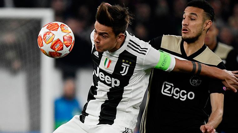 Dybala In the party of Champions against the Ajax