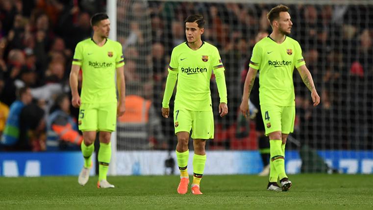 Los jugadores del Barça en Anfield contra el Liverpool