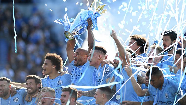 The Manchester City, celebrating the title of Premier League