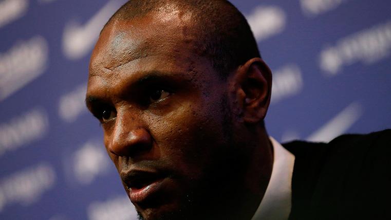 Abidal In press conference with the Barça