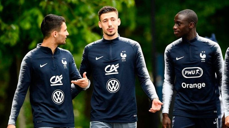 Leo Dubois, Clément Lenglet and Ferland Mendy in a concentration of the French selection