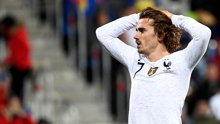 Antoine Griezmann, regretting after an occasion failed with France