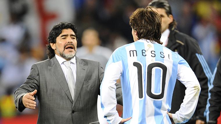 Leo Messi and Diego Armando Maradona, in an image of archive