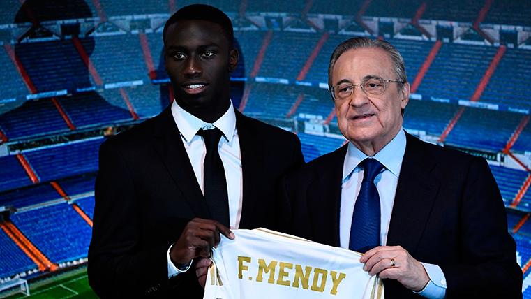 Ferland Mendy, beside Florentino Pérez during his presentation with the Madrid