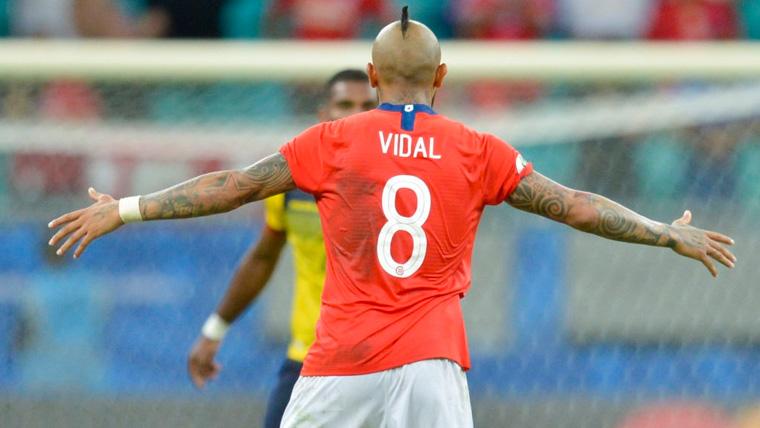 Arturo Vidal in a party of the selection of Chile