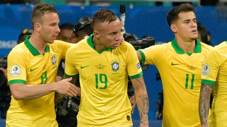 Arthur and Coutinho with the Brazilian selection