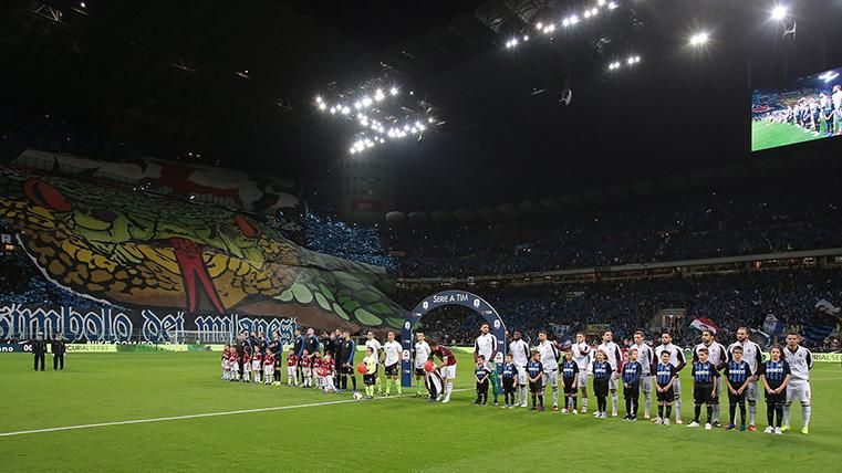 San Siro, durante un Milan-Inter de Serie A italiana