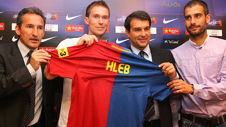 Alex Hleb, presentado por el FC Barcelona en una imagen de archivo