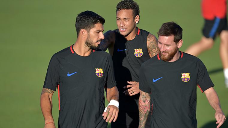 Leo Messi, Neymar Jr y Luis Suárez, durante un entreno con el Barça