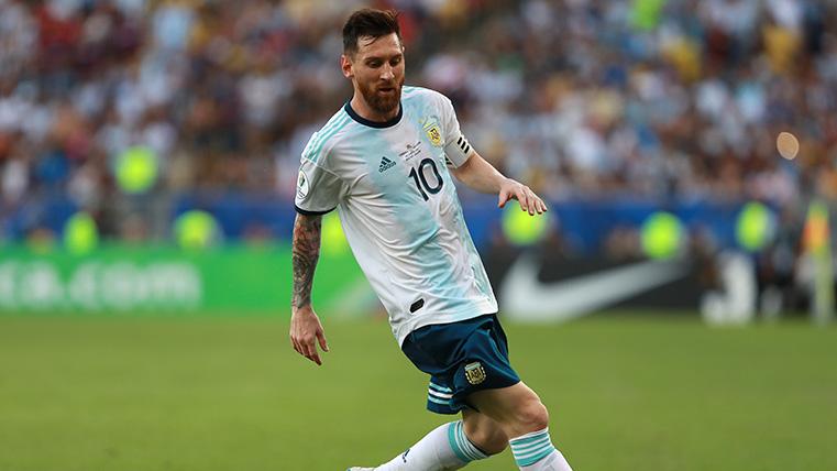 Messi in the party of Argentina against Venezuela